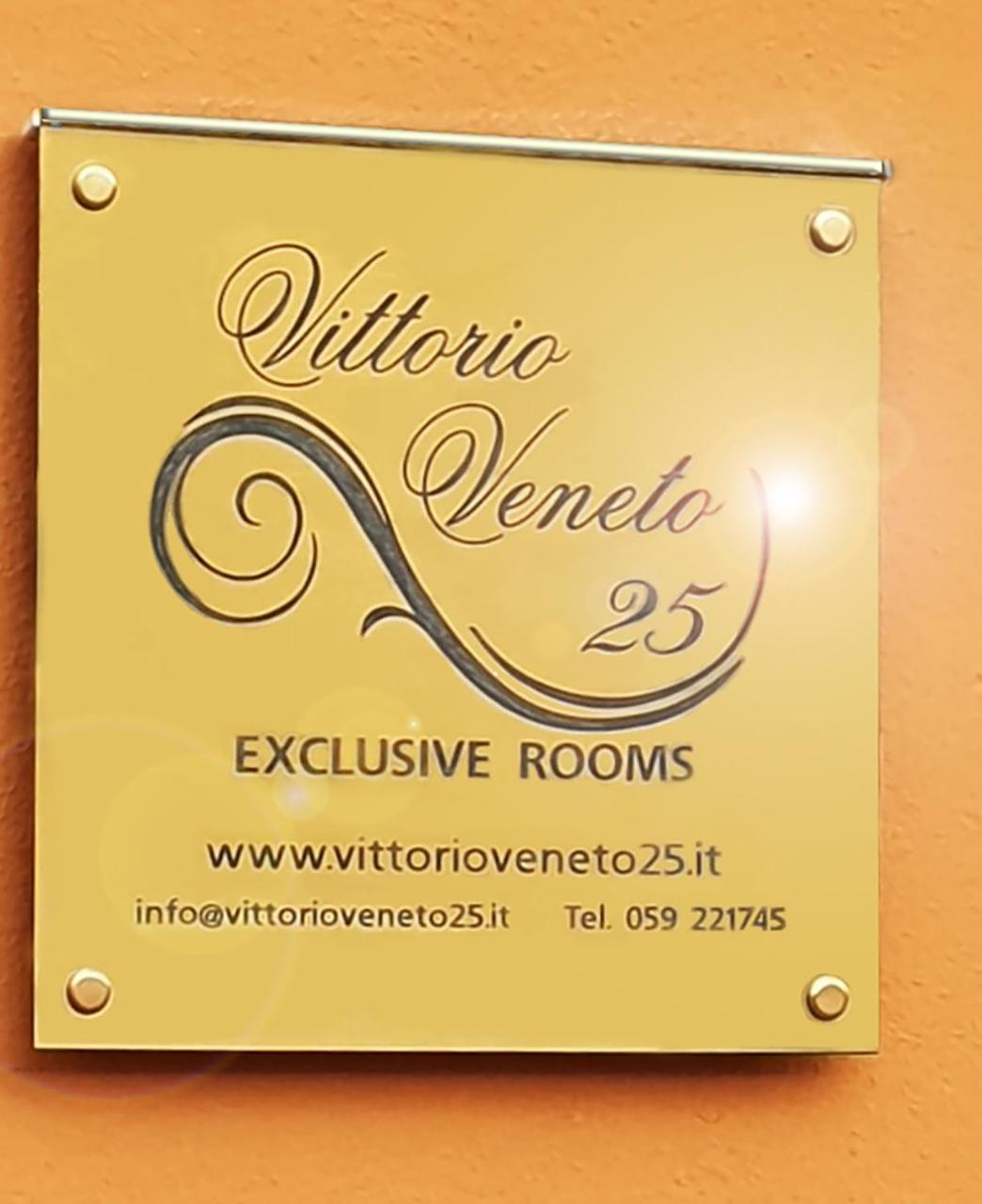 Готель Vittorio Veneto 25 Модена Екстер'єр фото